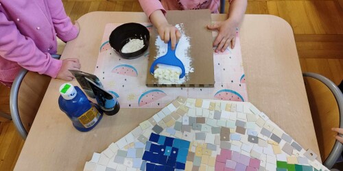 Dzieci projektują łazienkę z materiałów kreatywnych - pl